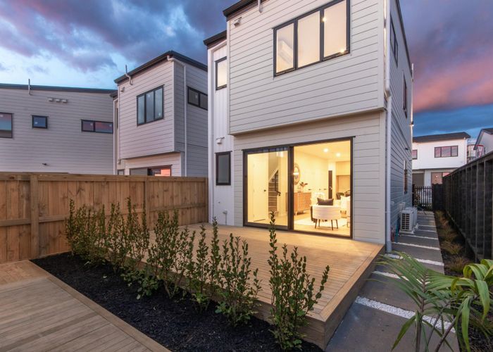  at 4 Greenbrier Street, Westgate, Waitakere City, Auckland