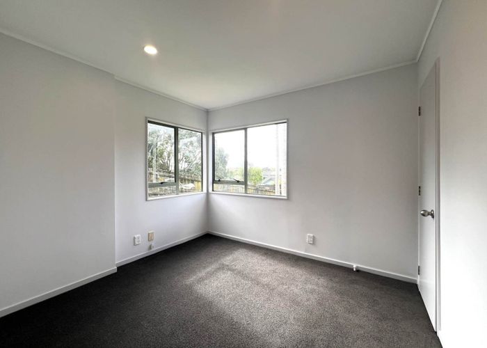  at 19 Lagoon Way, West Harbour, Waitakere City, Auckland