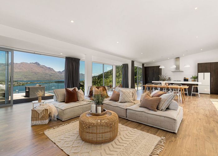  at 12 Florence Close, Queenstown Hill, Queenstown