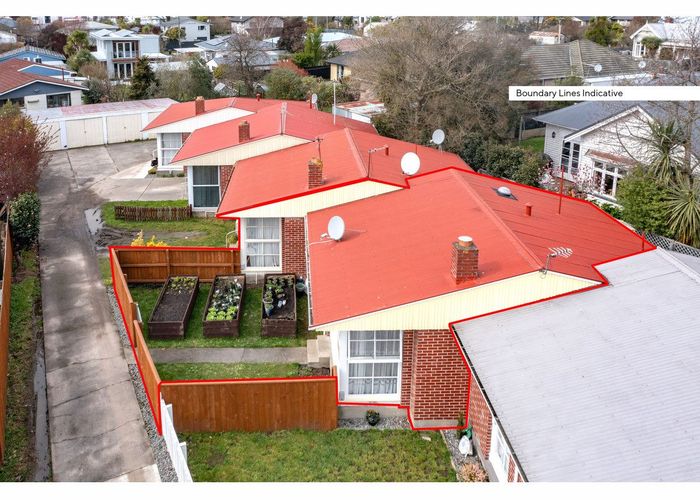  at 2/582 Barbadoes Street, Edgeware, Christchurch