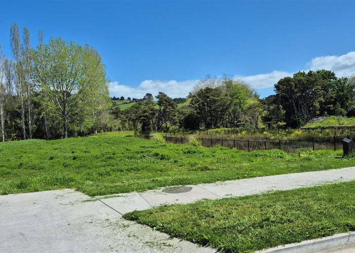  at 4 Mataikokako  Loop, Kawakawa Bay, Manukau City, Auckland