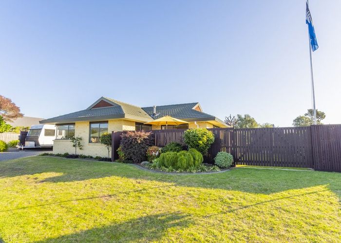  at 146 Guildford Drive, Paraparaumu Beach, Kapiti Coast, Wellington