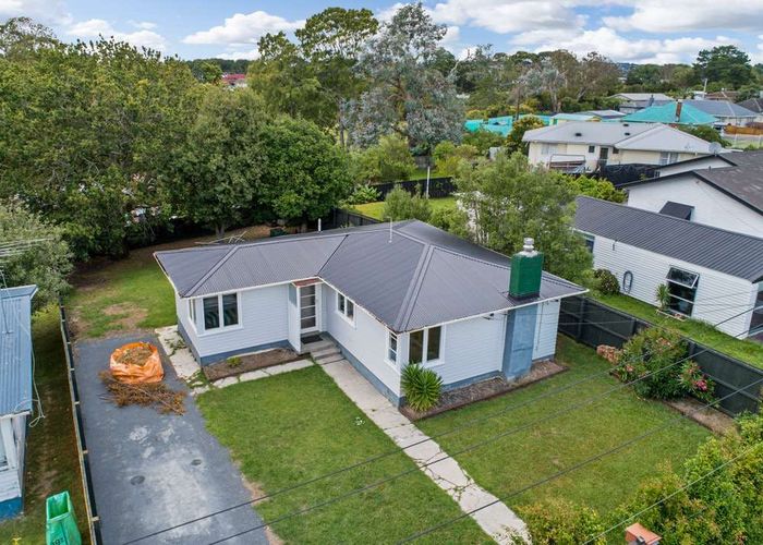  at 3 Luke Place, Otara, Auckland