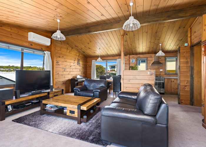  at 8 Mariners Grove, Algies Bay, Warkworth