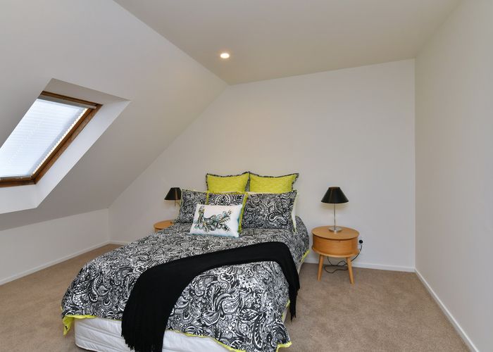  at 2/84 Shakespeare Road, Waltham, Christchurch