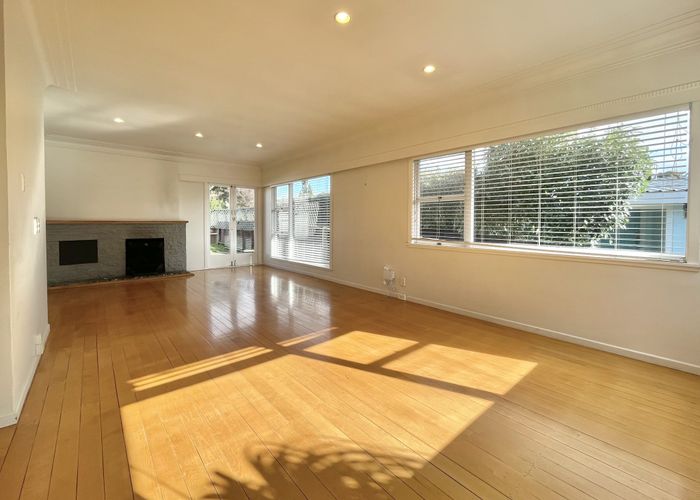  at 17 Spencer Terrace, Hauraki, North Shore City, Auckland