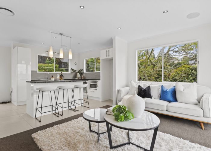  at 92 Stapleford Crescent, Browns Bay, Auckland