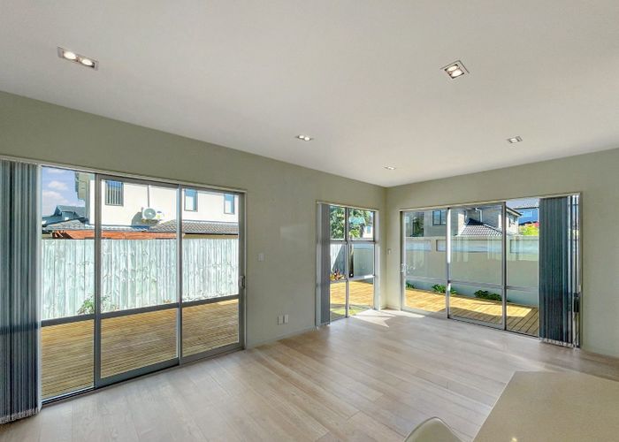  at 8 Mana Lane, Pinehill, North Shore City, Auckland