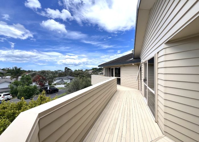  at 4 Nottingham Place, Northcross, North Shore City, Auckland