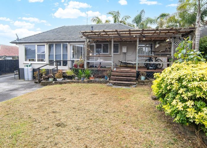  at 13 Gladfield Lane, Te Atatu Peninsula, Waitakere City, Auckland