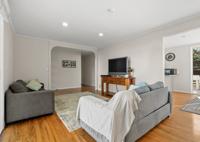  at 2 Bernard Street, Papatoetoe, Manukau City, Auckland