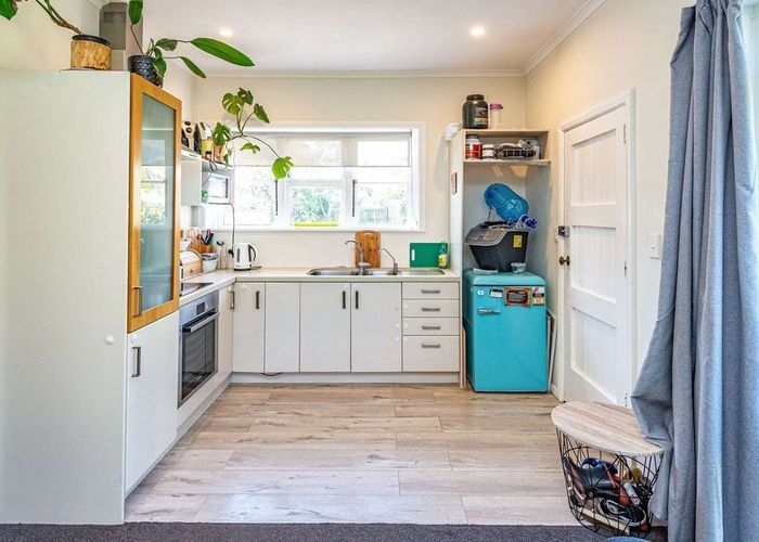  at 102 Anzac Parade, Whanganui East, Whanganui, Manawatu / Whanganui