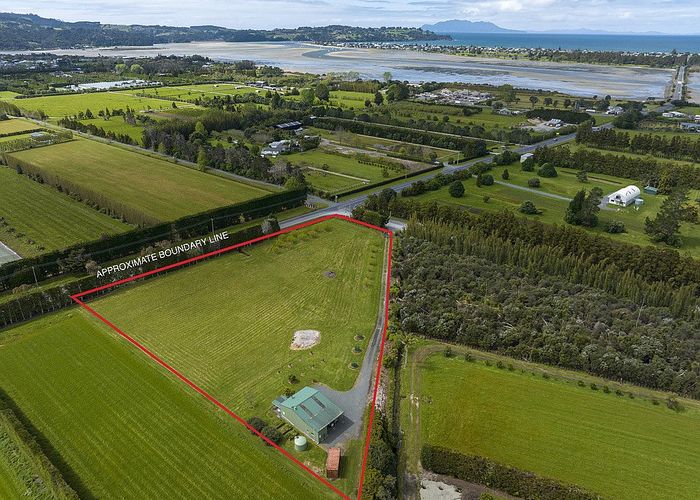  at 4 Jones Road, Tāwharanui Peninsula, Matakana