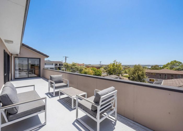  at 207 Royal Road, Massey, Waitakere City, Auckland