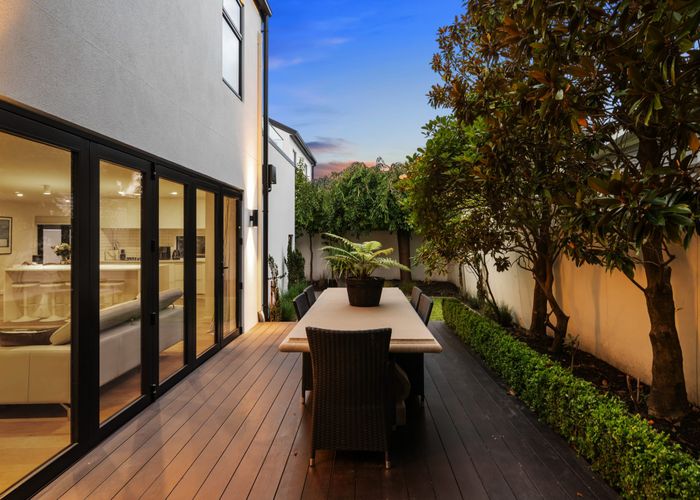  at 65b Rugby Street, Merivale, Christchurch City, Canterbury