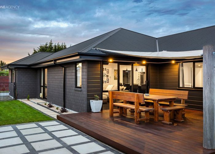  at 71 Gladstone Road, Woodend, Woodend