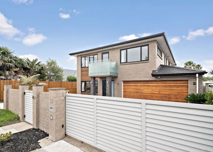  at 28 Flanshaw Road, Te Atatu South, Auckland