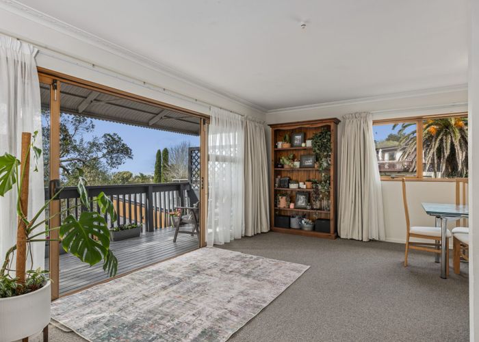  at 2/12 Surville Place, Mairangi Bay, Auckland