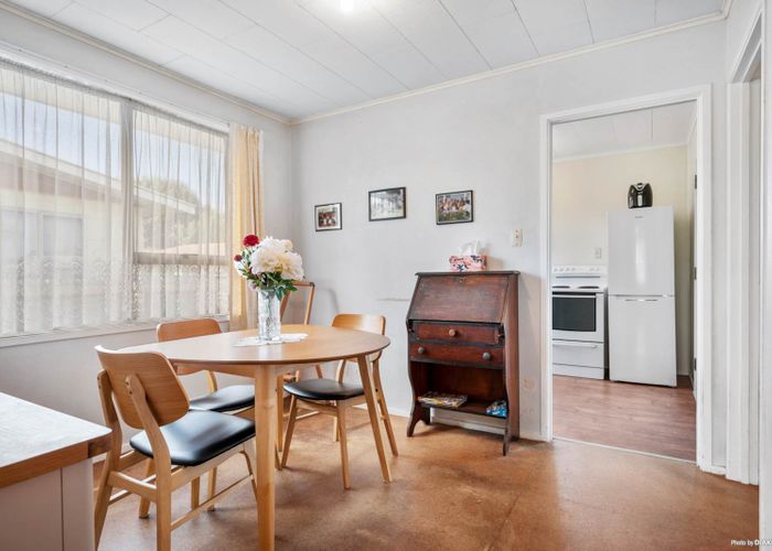  at 42 Henwood Road, Mangere East, Auckland