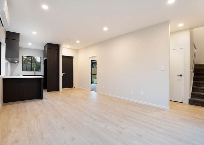  at 2/5 Topliss Drive, Torbay, North Shore City, Auckland