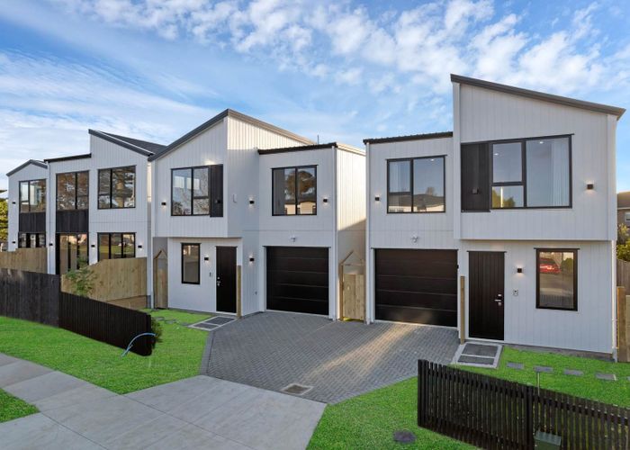  at 3/2 Fratley Avenue, Farm Cove, Manukau City, Auckland
