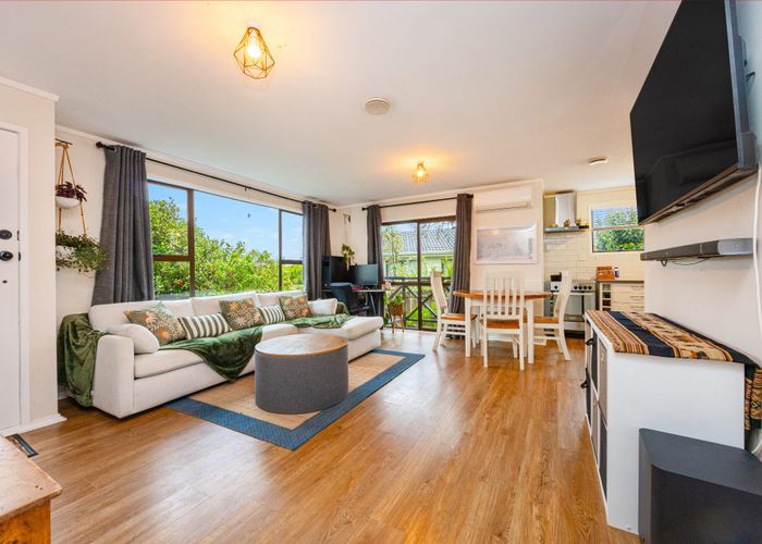  at 2/111 Seymour Road, Sunnyvale, Waitakere City, Auckland