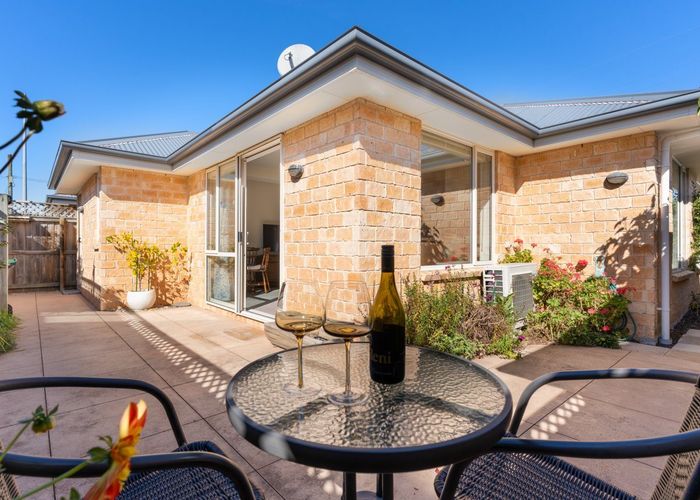  at 2/280 Halswell Road, Halswell, Christchurch City, Canterbury
