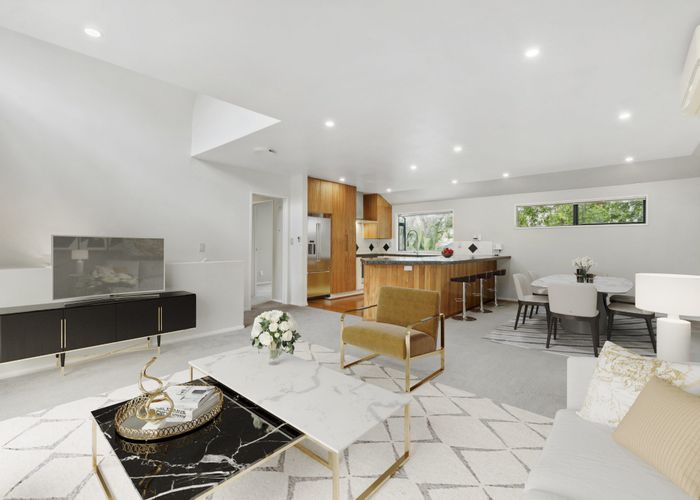  at 2/24 Heathcote Road, Castor Bay, North Shore City, Auckland