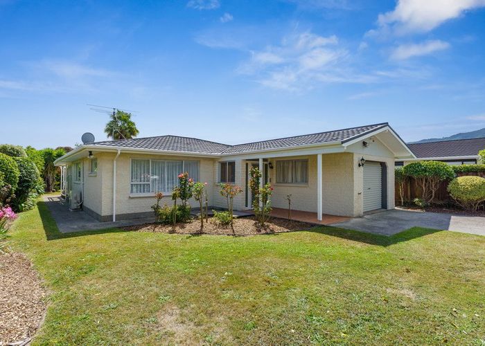  at 439 Te Moana Road, Waikanae
