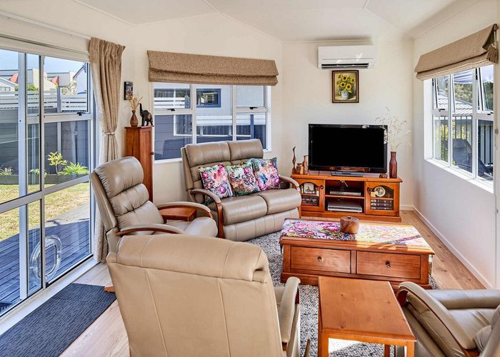 at 39 James Cook Drive, Whitby, Porirua, Wellington