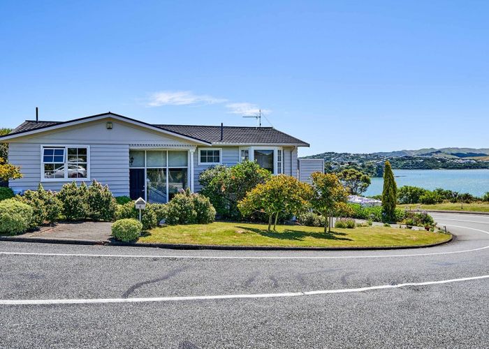  at 6 Spinnaker Drive, Whitby, Porirua