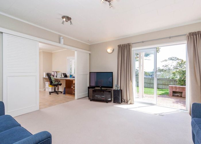  at 14 Treeway, Sunnyhills, Manukau City, Auckland