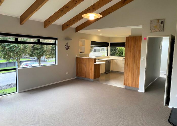  at 5 Maple Crescent, Whalers Gate, New Plymouth, Taranaki