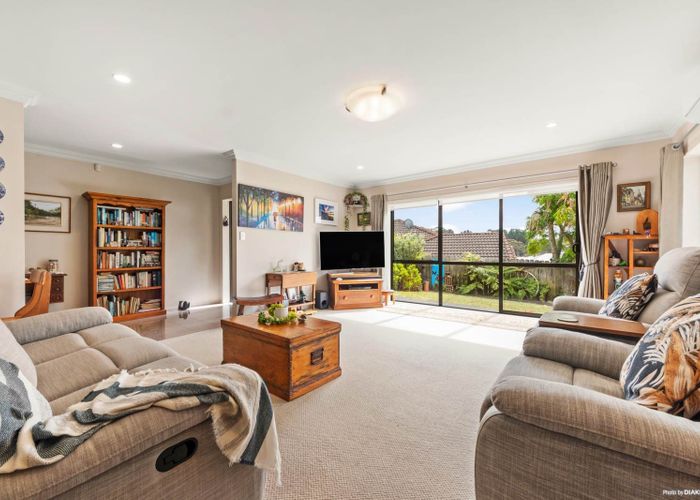  at 7 Tetbury Place, Henderson, Auckland