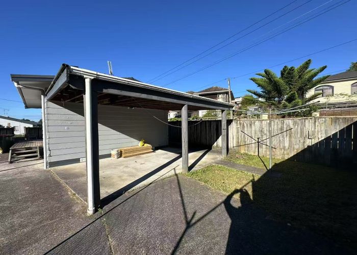  at 2/39D Tomo street, New Lynn, Waitakere City, Auckland