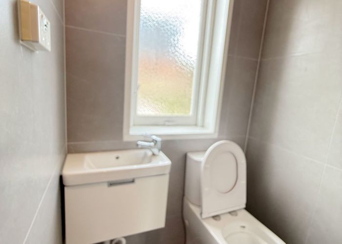  at 12 Hutchinson Ave, New Lynn, Waitakere City, Auckland