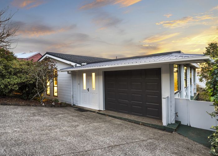  at 42 Brigantine Drive, Beach Haven, Auckland