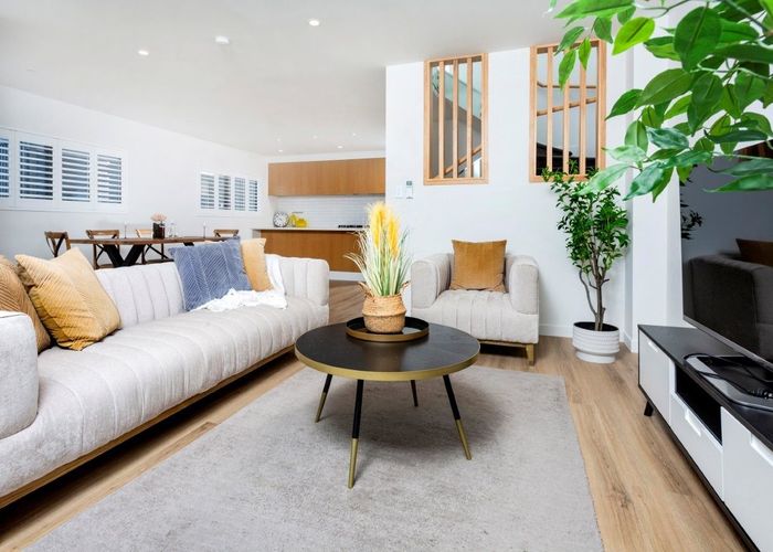  at 2 Irwin Lane, Mairangi Bay, North Shore City, Auckland