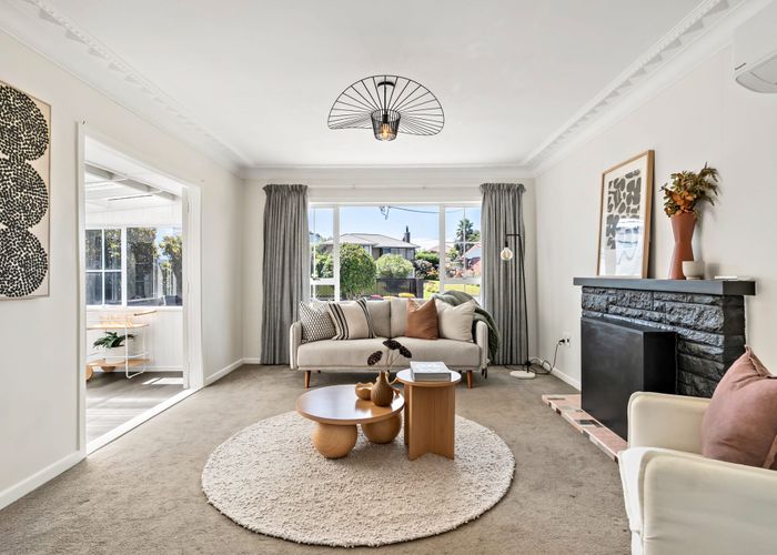  at 7 Tiroroa Avenue, Te Atatu South, Waitakere City, Auckland