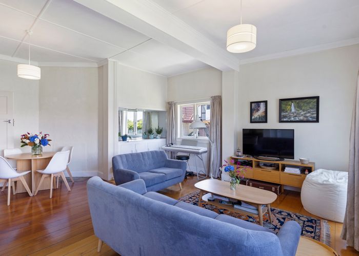 Free property data for 398 EllersliePanmure Highway, Mount Wellington