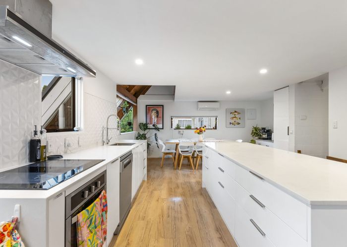  at 18 Marlborough Avenue, Glenfield, North Shore City, Auckland