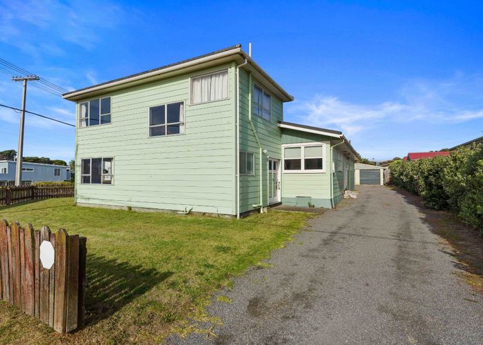 For sale 98 Field Way, Waikanae Beach, Kapiti Coast, Wellington