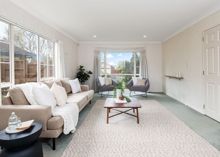  at 2/1 Ambleside Drive, Northpark, Auckland