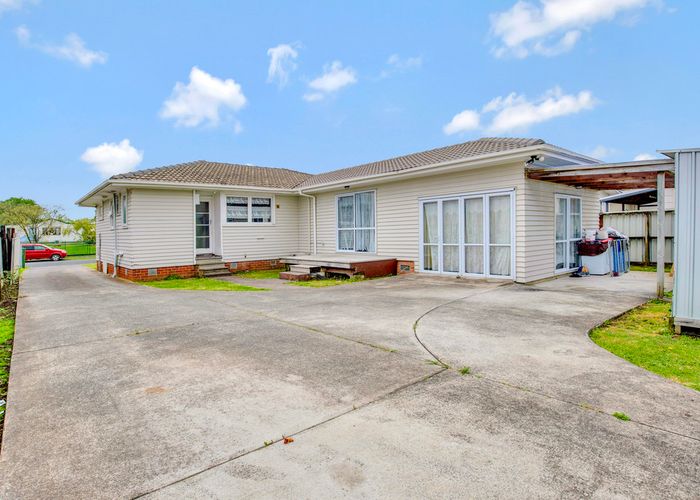  at 12 Comet Crescent, Mangere, Auckland