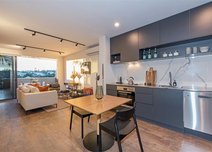  at 4/2 Second Avenue, Kingsland, Auckland