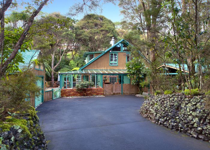  at 6 Cochran Road, Oratia, Auckland