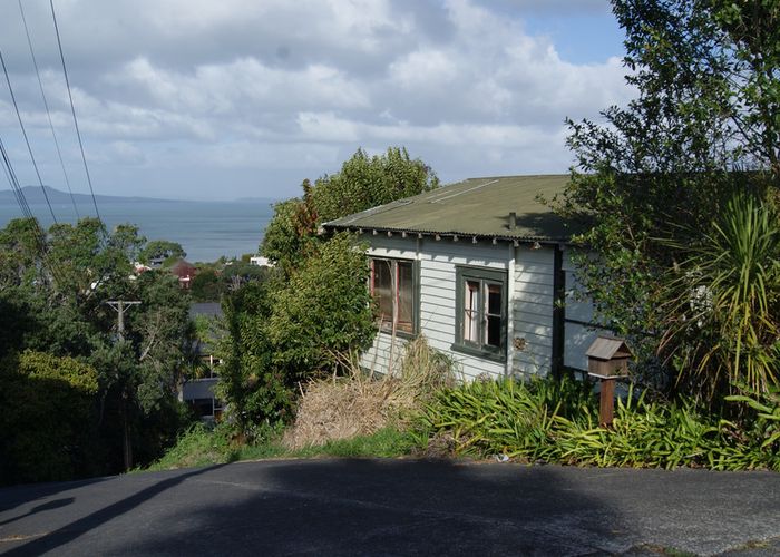  at 841 Beach Road, Browns Bay, Auckland