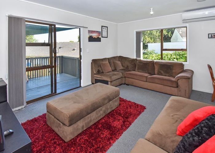  at 2/11 Burundi Avenue, Clendon Park, Auckland