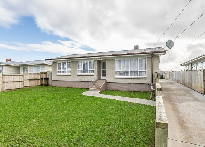  at 6 Fleming Street, Mangere East, Auckland