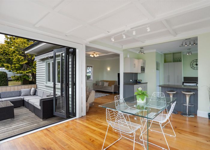  at 7 Roberton Road, Avondale, Auckland